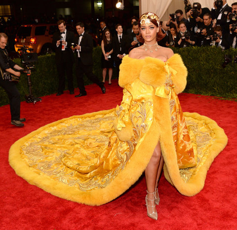 rihanna-met-gala-2015-3-1430787898